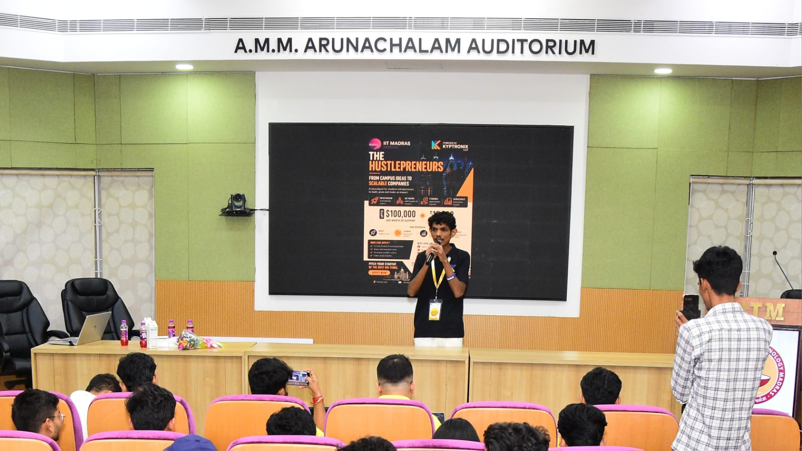 Hustlepreneur event being hosted in the A M M Arunachalam Auditorium